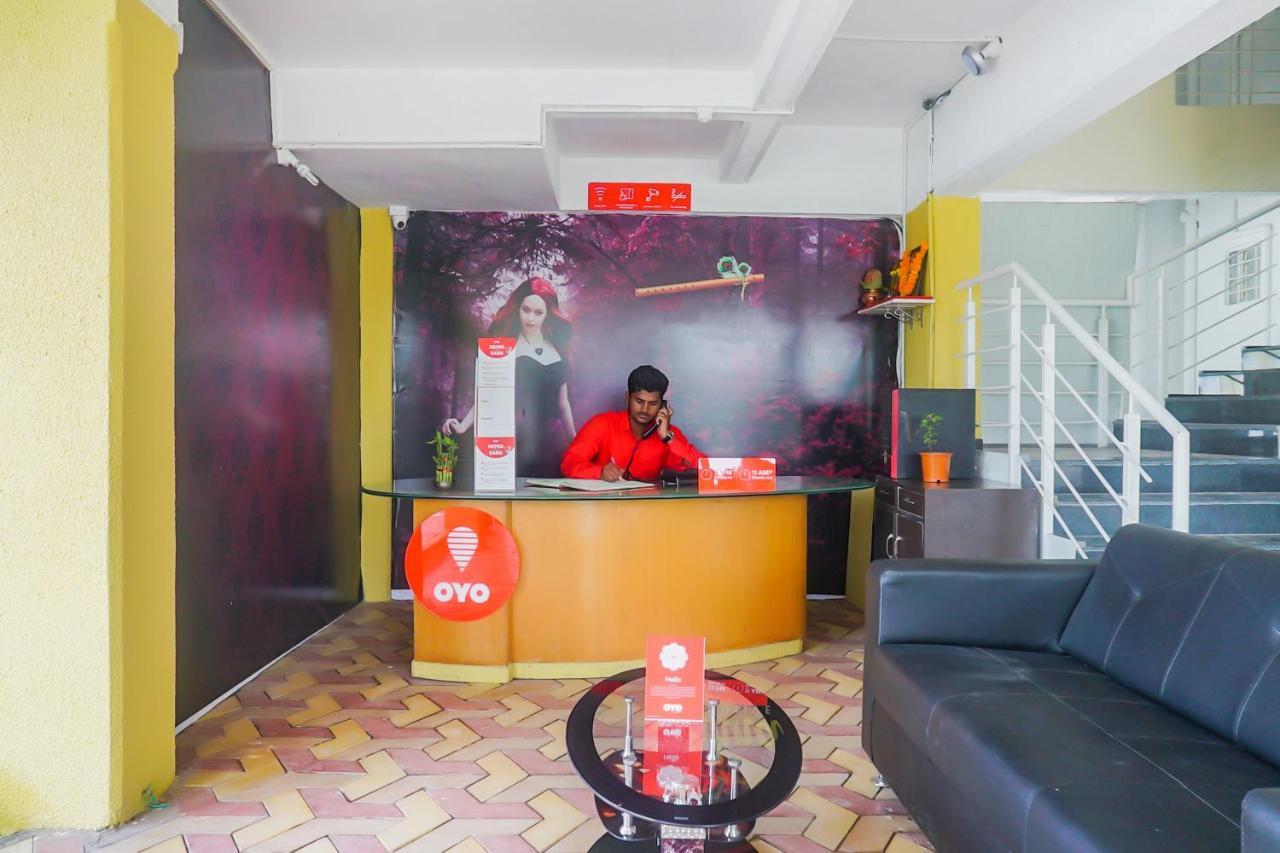 Oyo 16007 Sk Executive Hotel Yerandwane Eksteriør billede