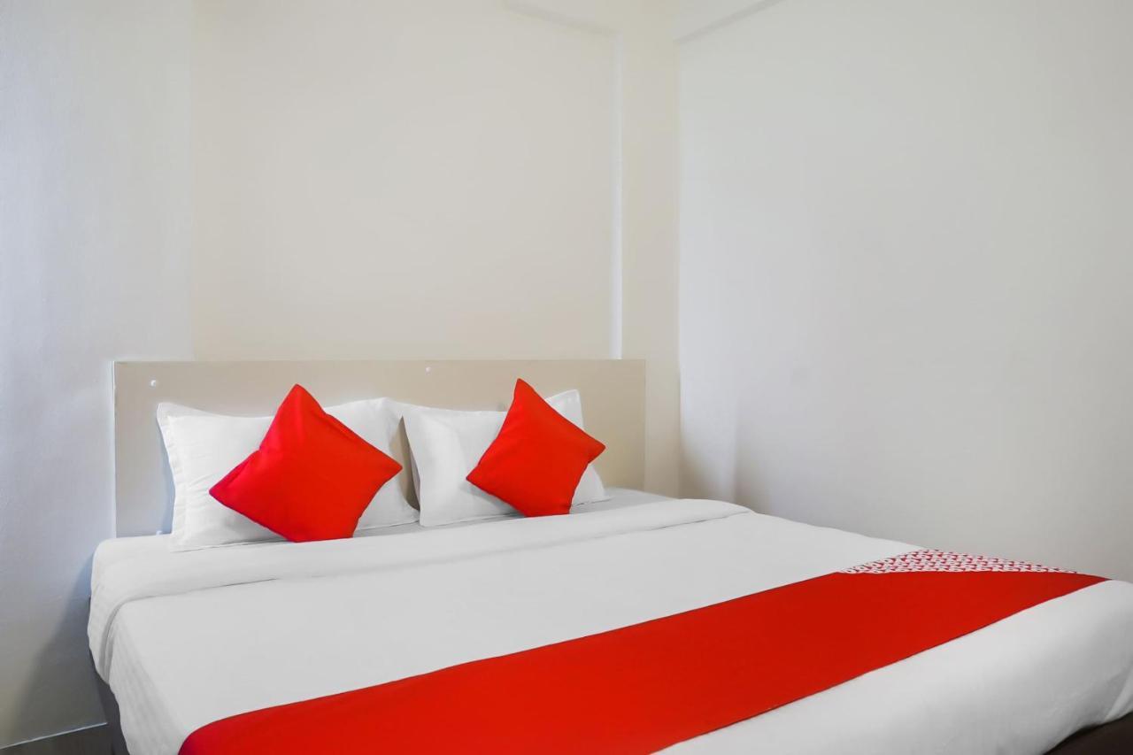 Oyo 16007 Sk Executive Hotel Yerandwane Eksteriør billede