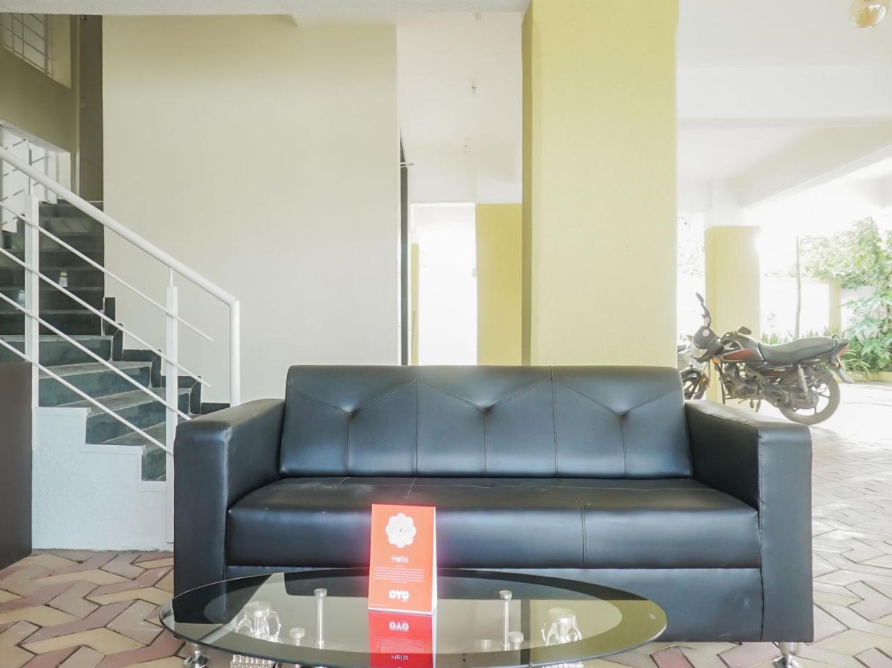 Oyo 16007 Sk Executive Hotel Yerandwane Eksteriør billede