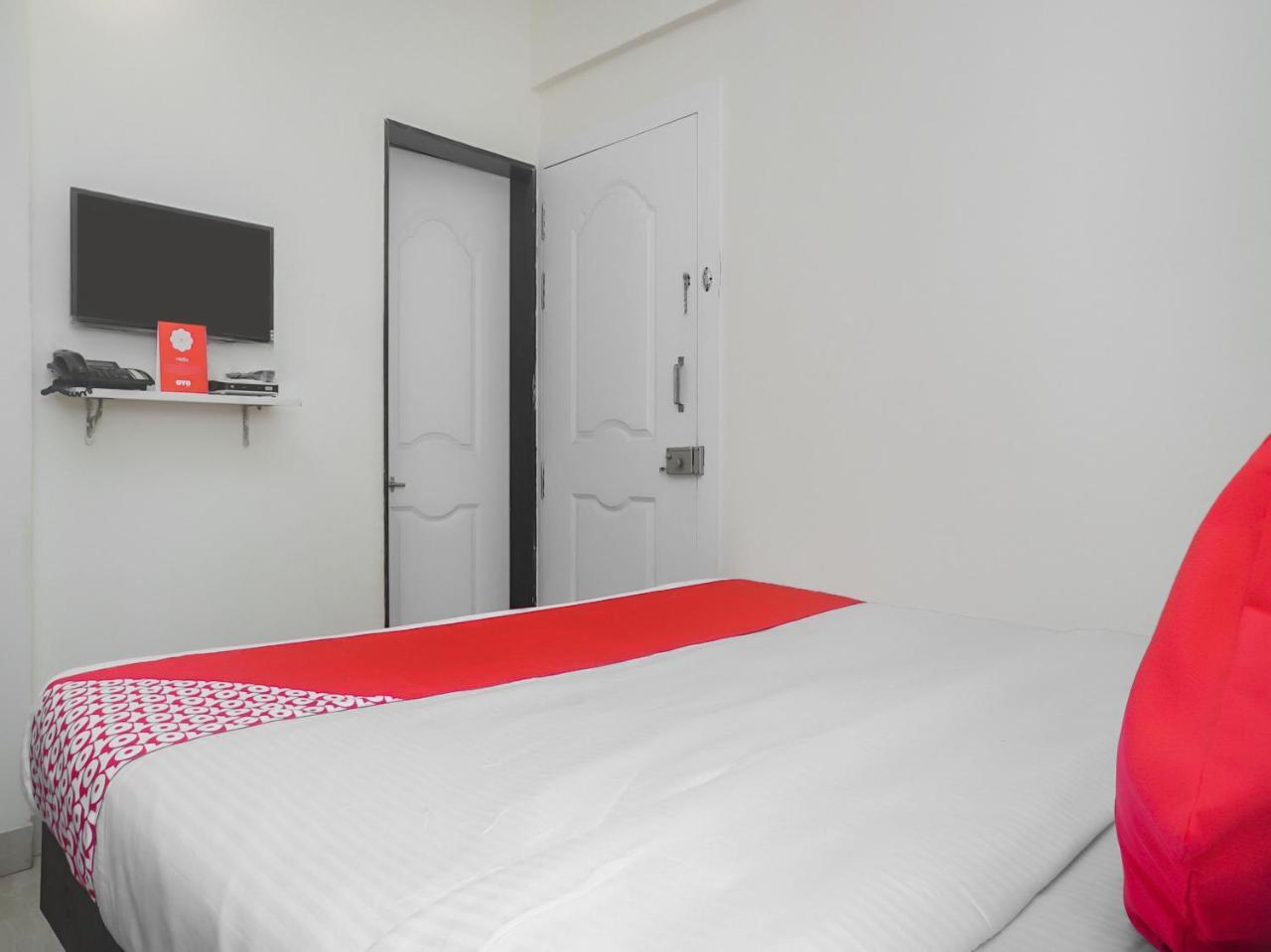Oyo 16007 Sk Executive Hotel Yerandwane Eksteriør billede