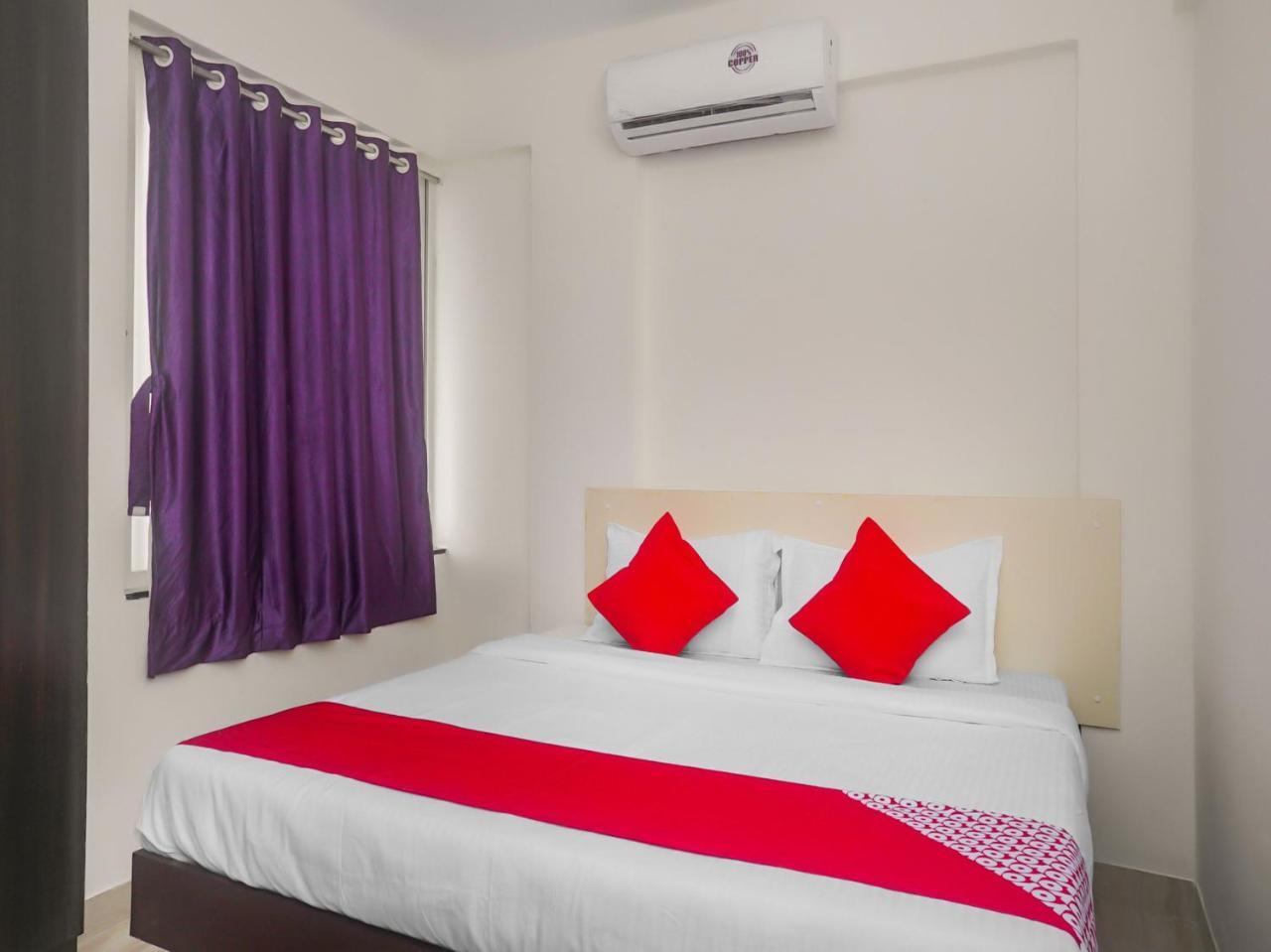 Oyo 16007 Sk Executive Hotel Yerandwane Eksteriør billede