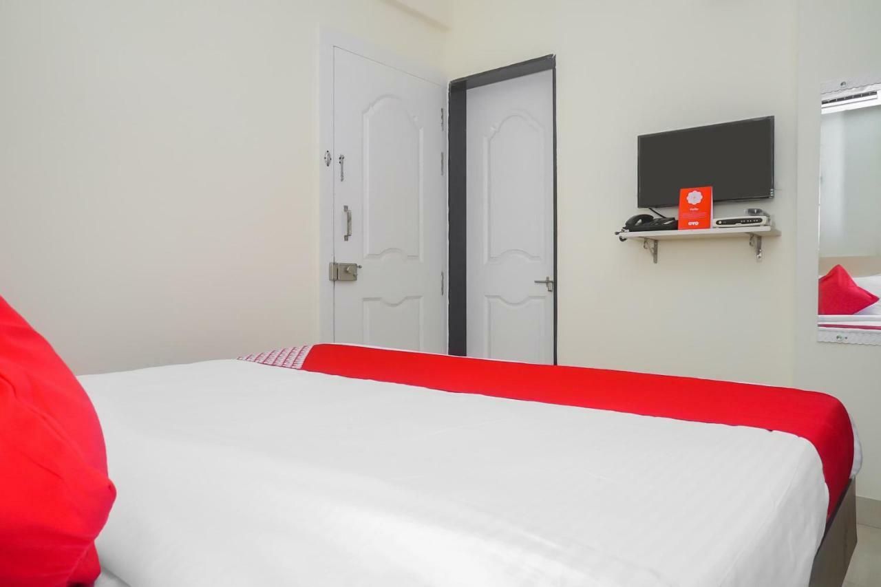Oyo 16007 Sk Executive Hotel Yerandwane Eksteriør billede